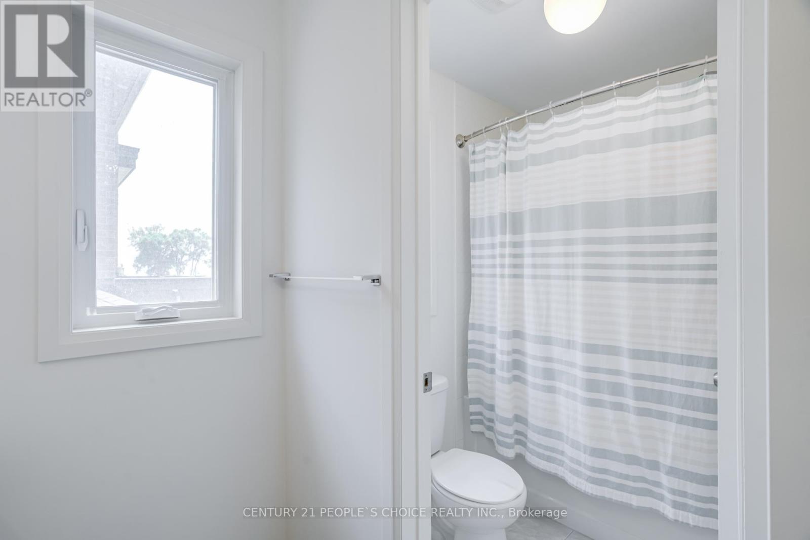 Photo 1 of 169 East Shore Drive, Clarington ON