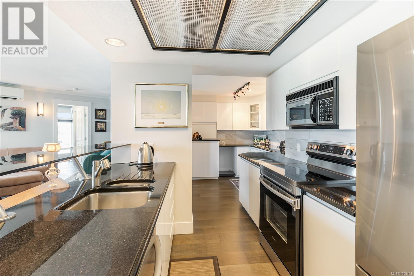 Photo 4 of 1703 154 Promenade Dr, Nanaimo BC