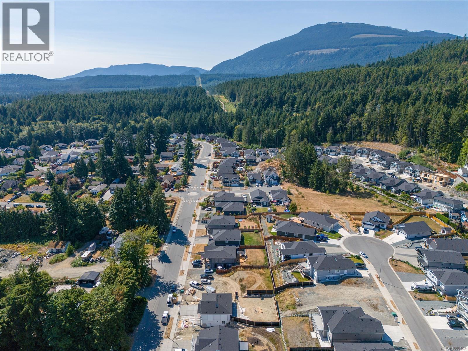 Photo 11 of 824 Russell Rd, Ladysmith BC
