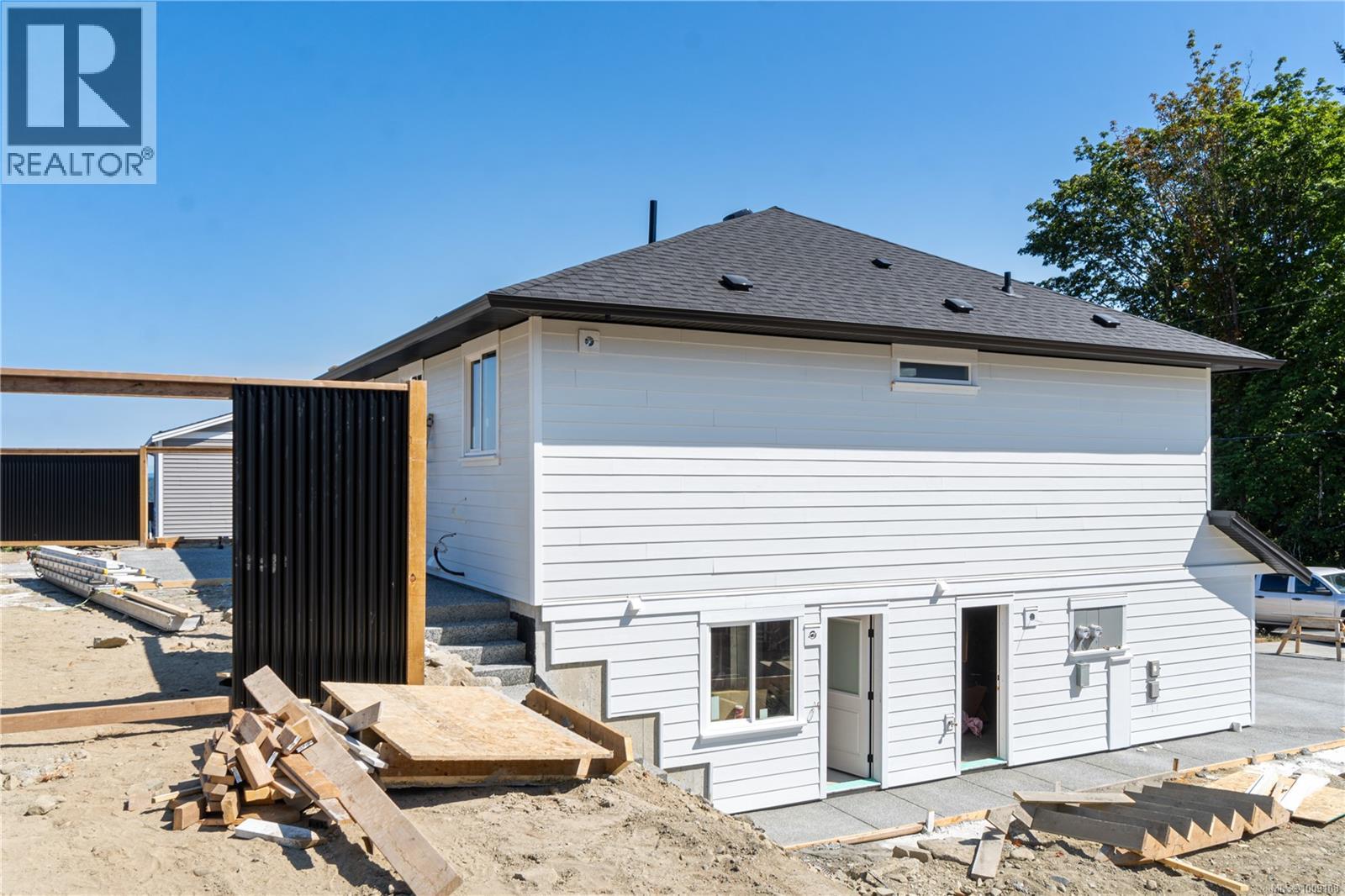Photo 7 of 824 Russell Rd, Ladysmith BC