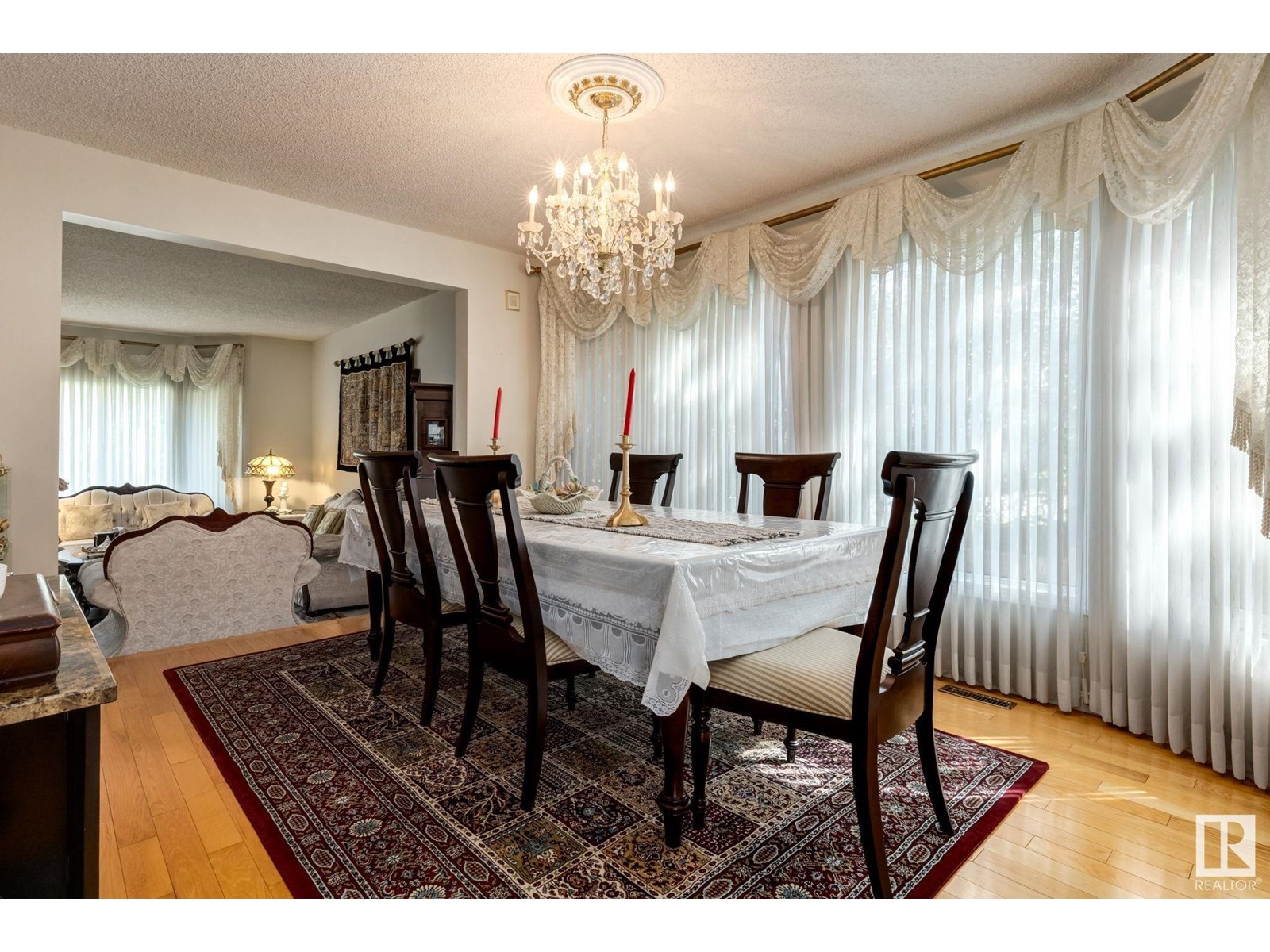 Photo 7 of 470 Rooney Cr Nw, Edmonton AB