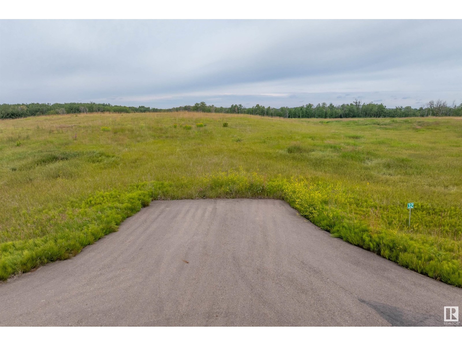 Photo 2 of 32 53214 Rge Road 13, Rural Parkland County AB