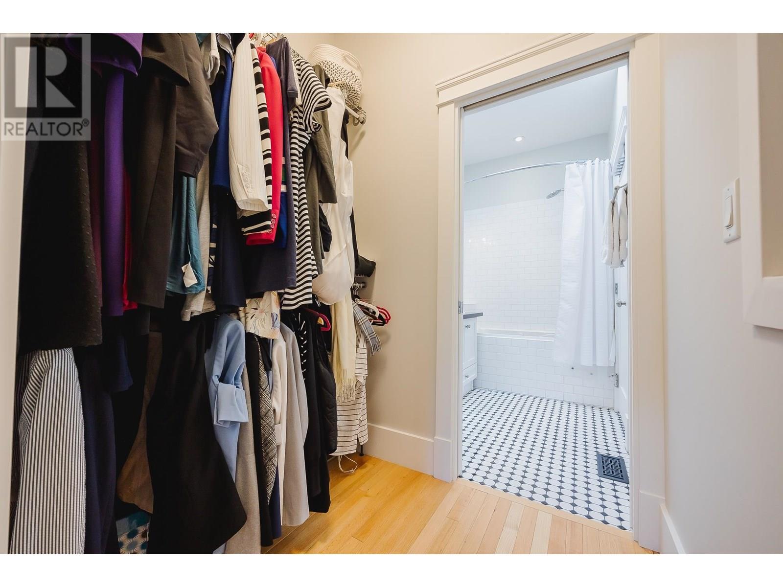 Photo 14 of 820 Edinburgh Street, New Westminster BC