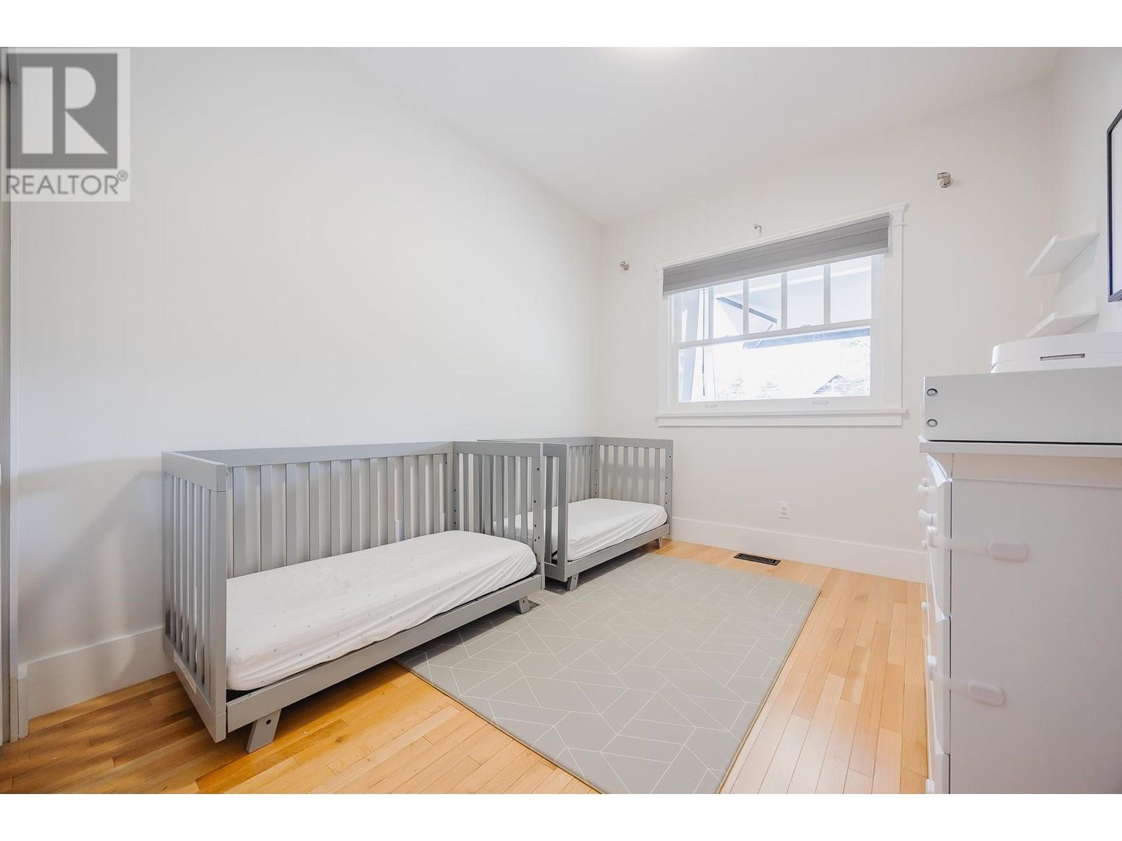 Photo 17 of 820 Edinburgh Street, New Westminster BC