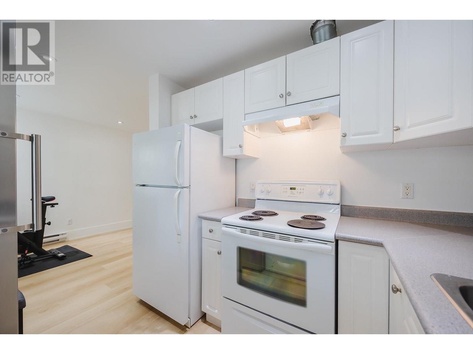 Photo 27 of 820 Edinburgh Street, New Westminster BC