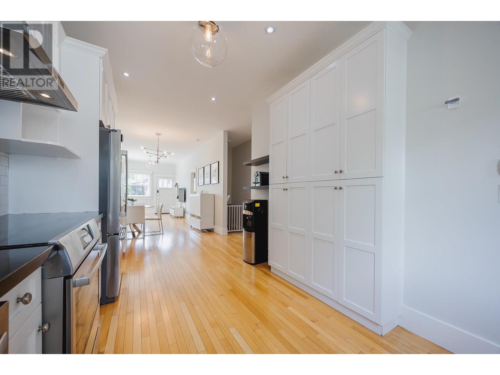 Photo 6 of 820 Edinburgh Street, New Westminster BC