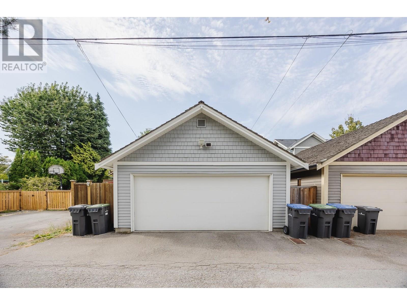 Photo 36 of 820 Edinburgh Street, New Westminster BC