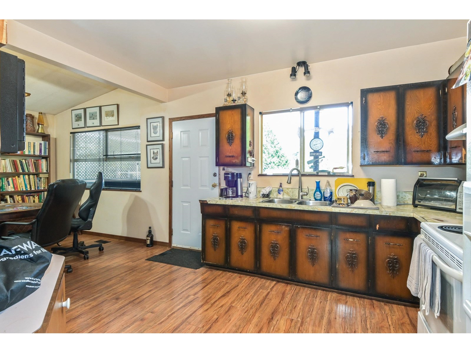 Photo 15 of 20593 42 Avenue, Langley BC