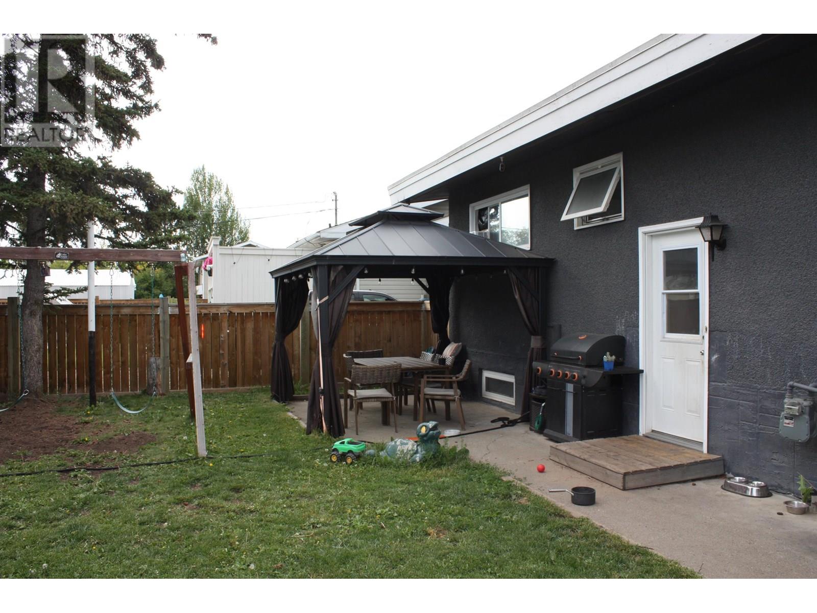 Photo 30 of 9523 113 Avenue, Fort St John BC