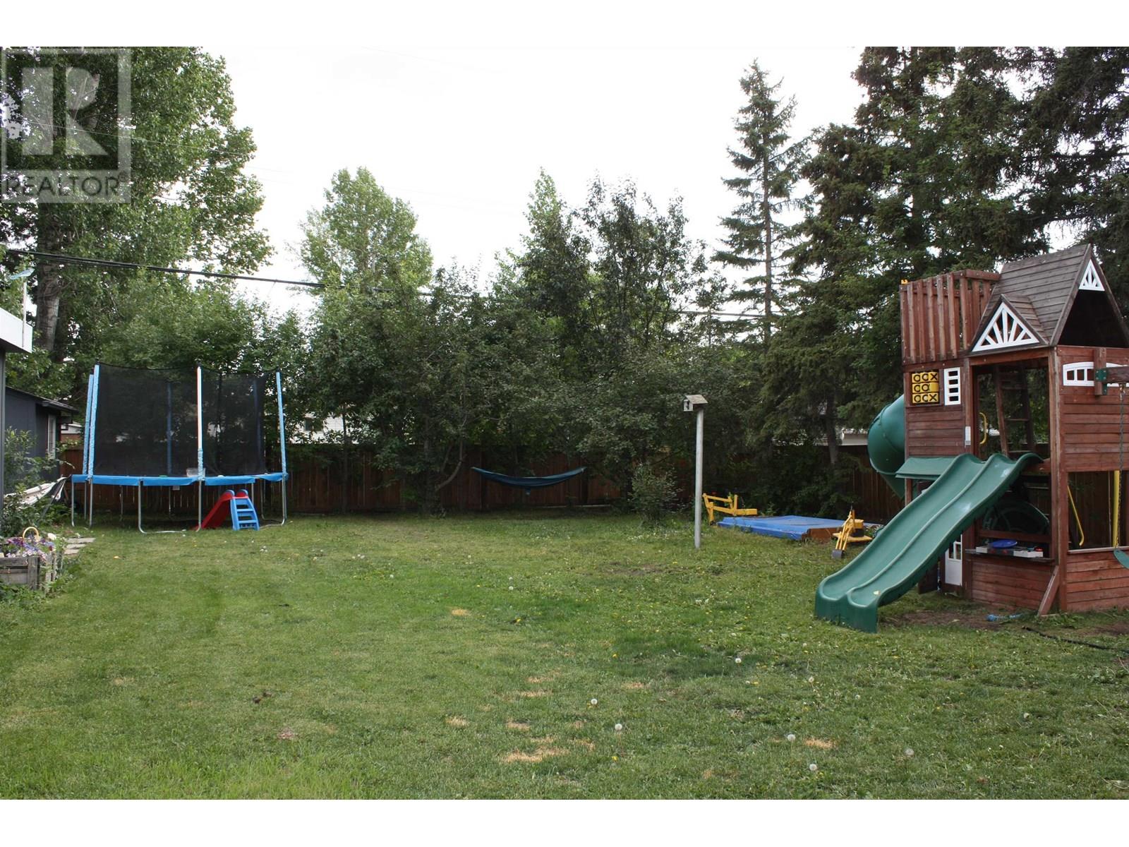 Photo 31 of 9523 113 Avenue, Fort St John BC
