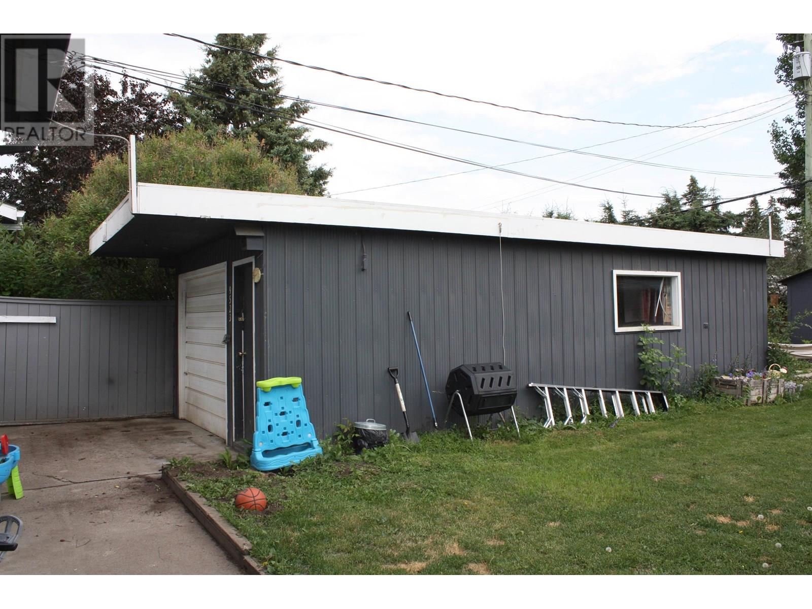 Photo 33 of 9523 113 Avenue, Fort St John BC