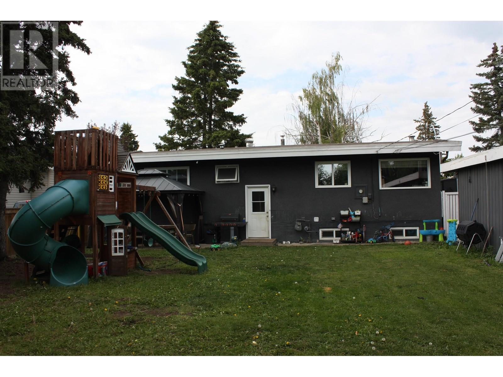 Photo 36 of 9523 113 Avenue, Fort St John BC