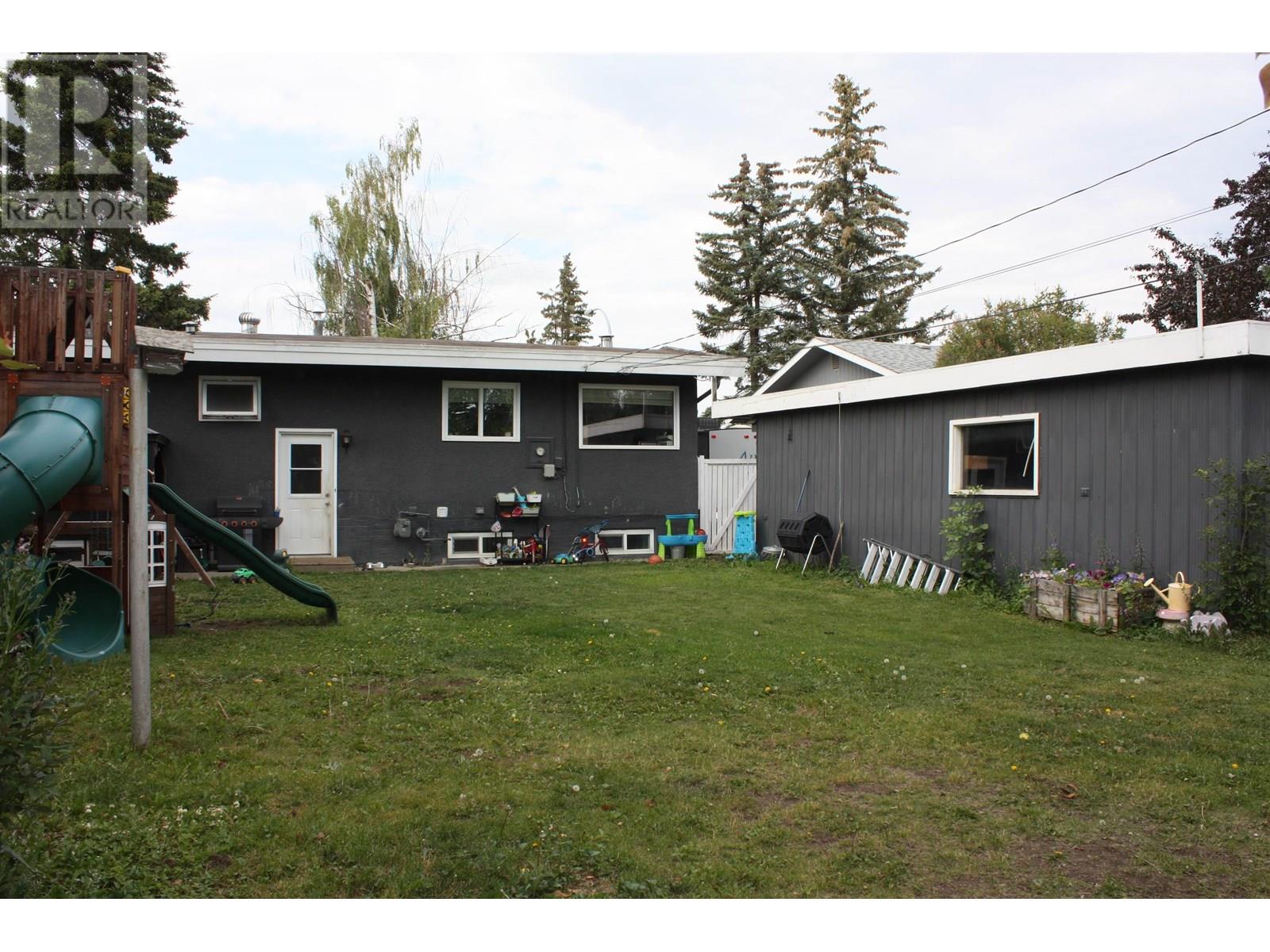 Photo 37 of 9523 113 Avenue, Fort St John BC