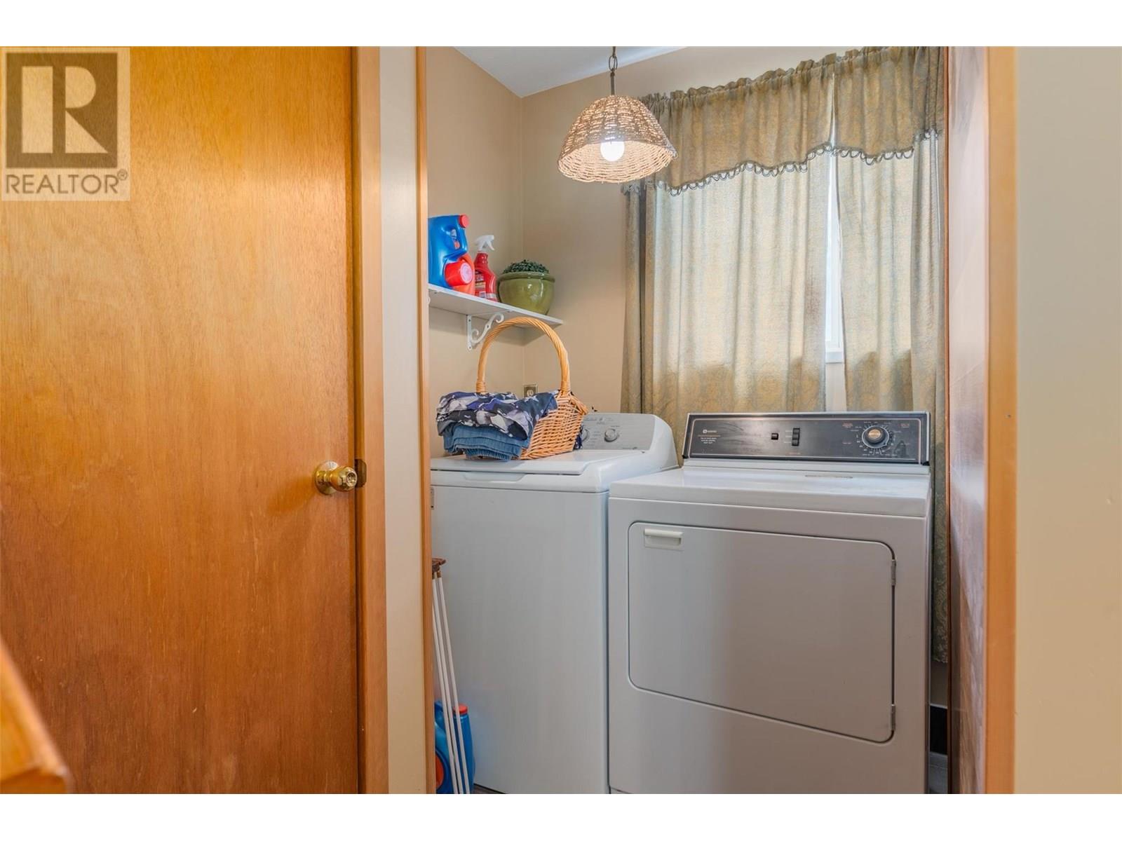 2068 Sixth Avenue, Trail