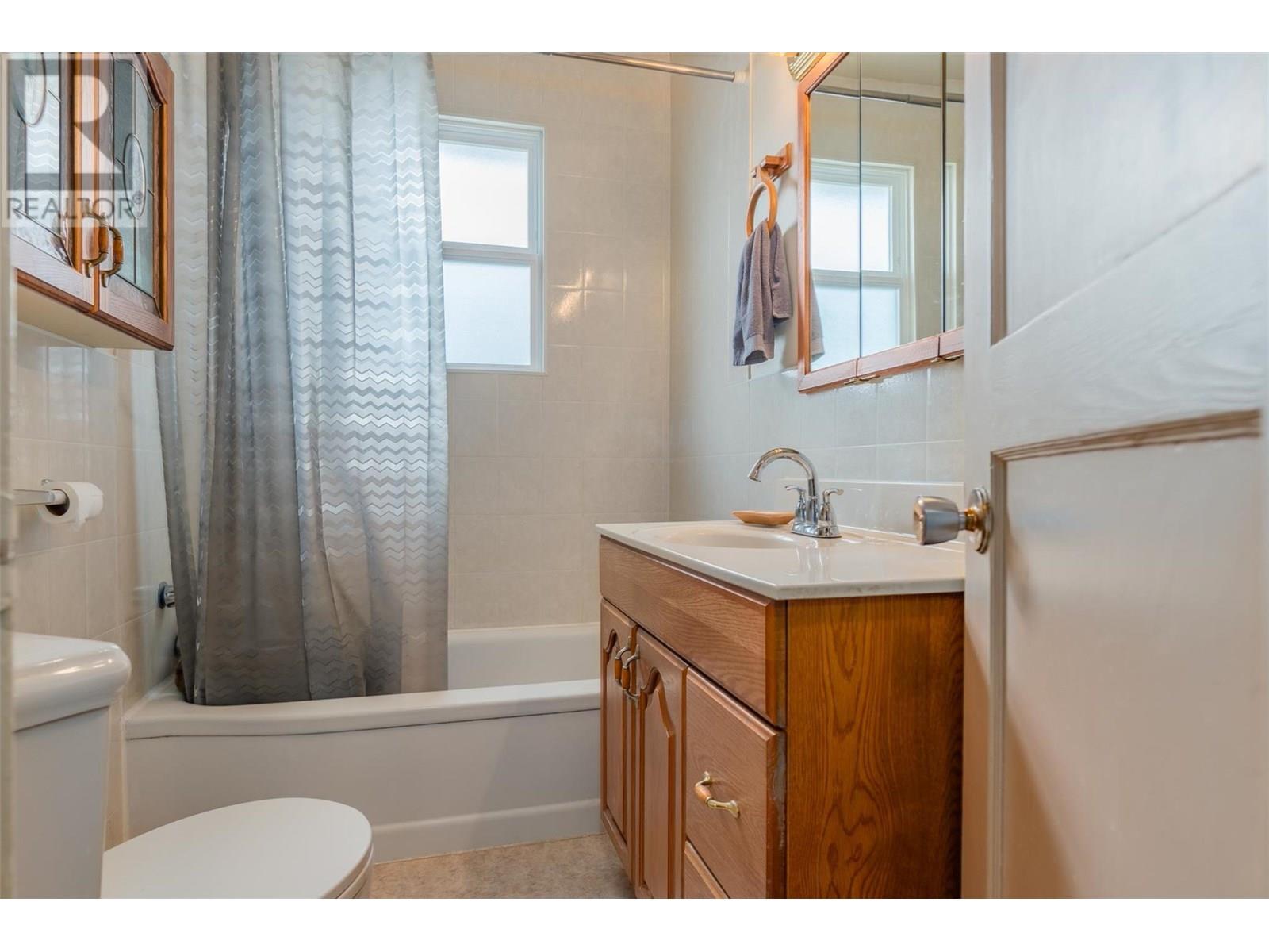 2068 Sixth Avenue, Trail
