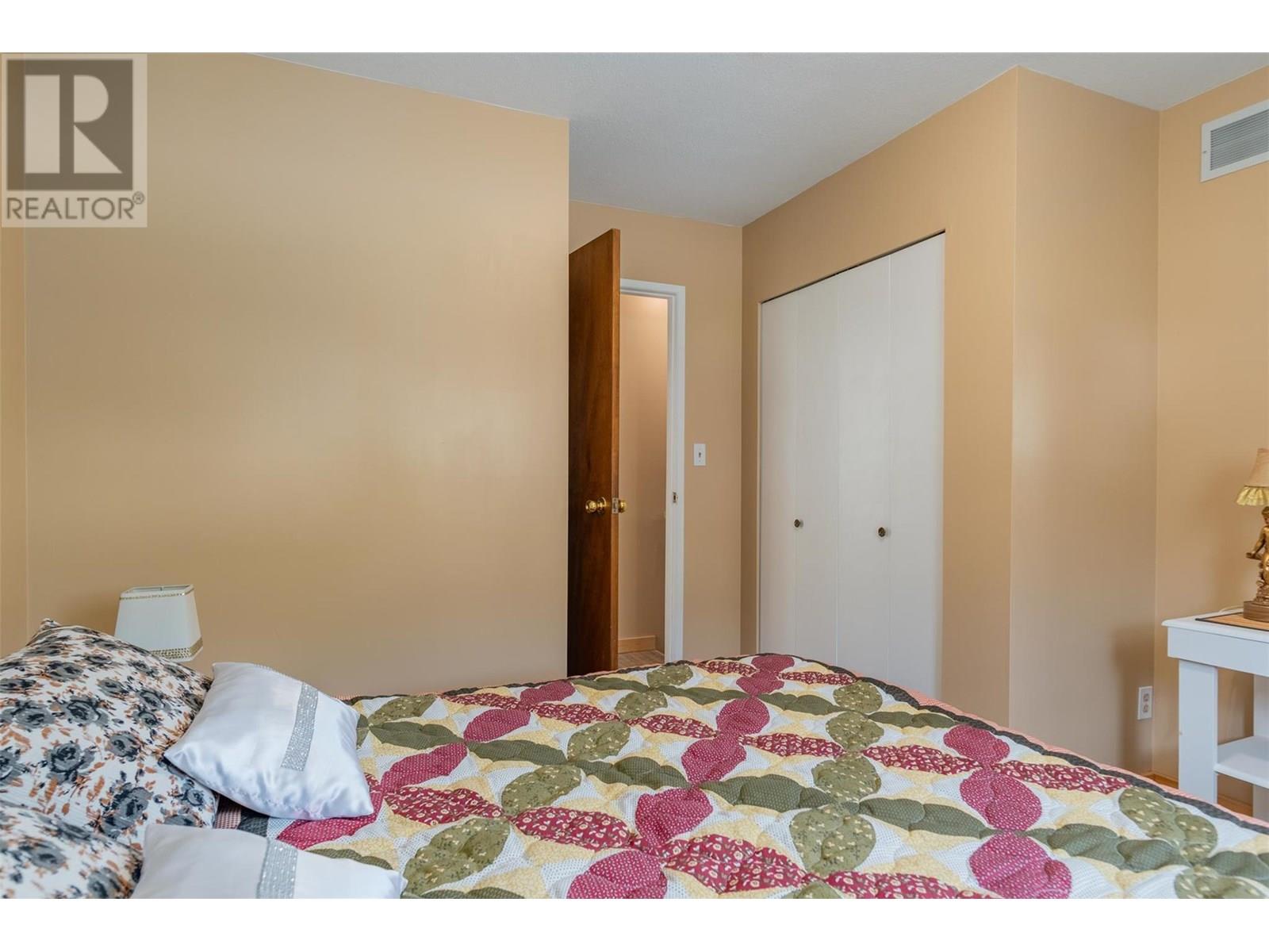 2068 Sixth Avenue, Trail