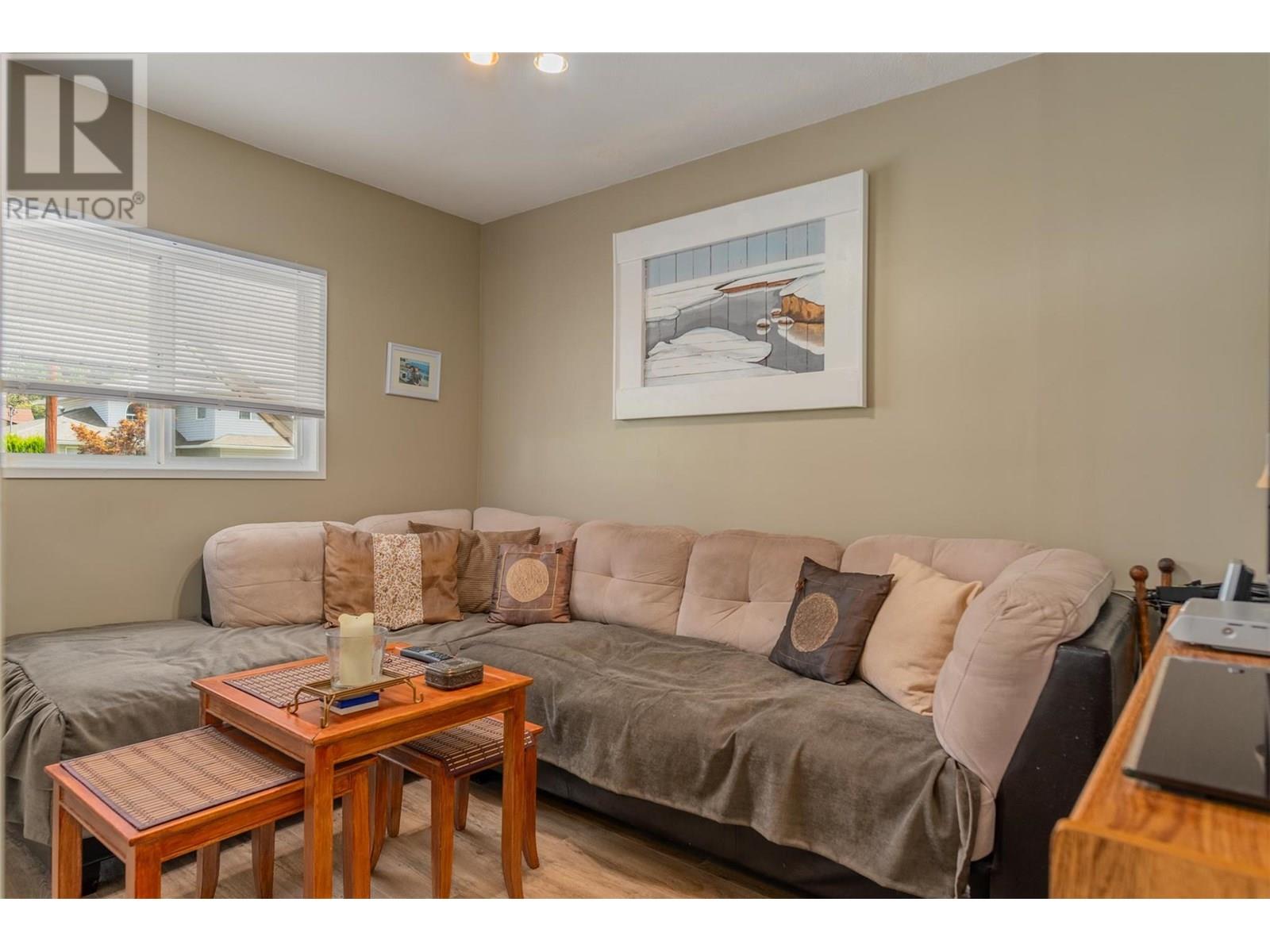 2068 Sixth Avenue, Trail