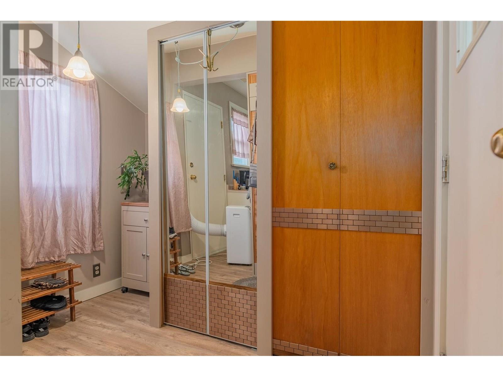 2068 Sixth Avenue, Trail
