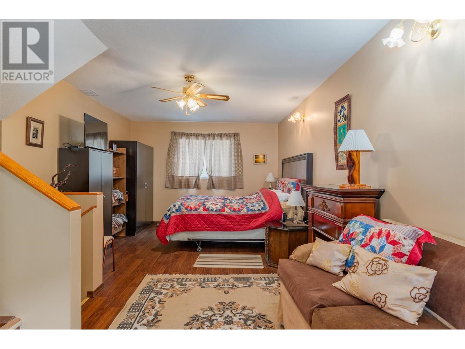2068 Sixth Avenue, Trail