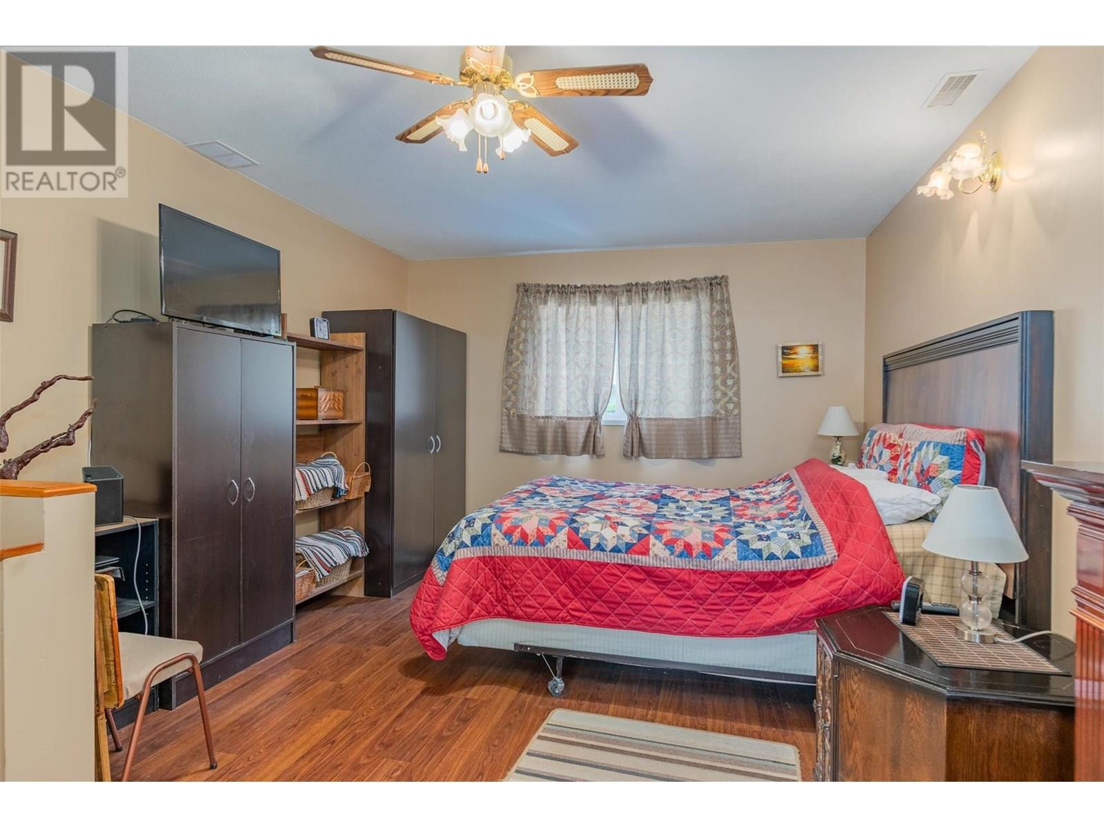 2068 Sixth Avenue, Trail