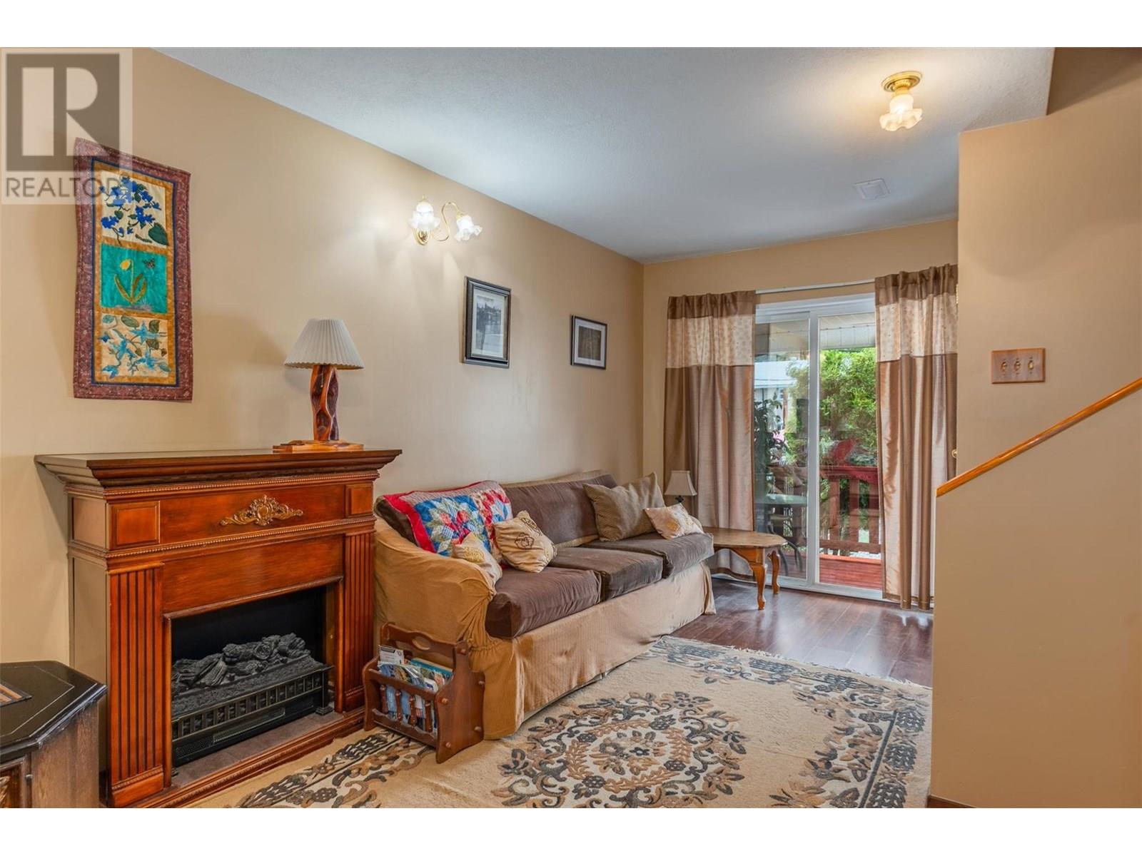 2068 Sixth Avenue, Trail
