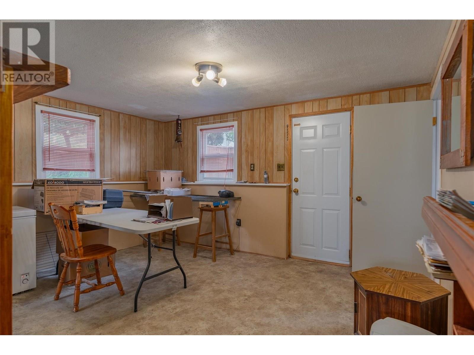 2068 Sixth Avenue, Trail
