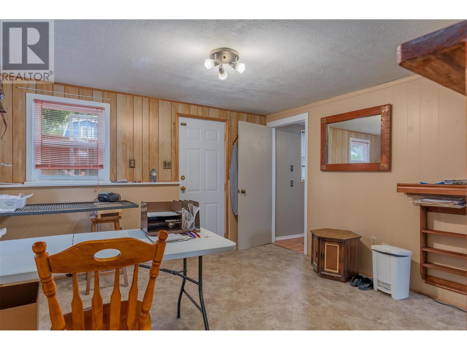 2068 Sixth Avenue, Trail