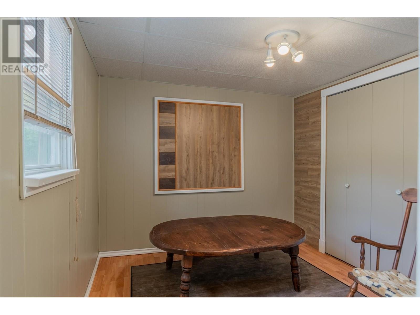 2068 Sixth Avenue, Trail