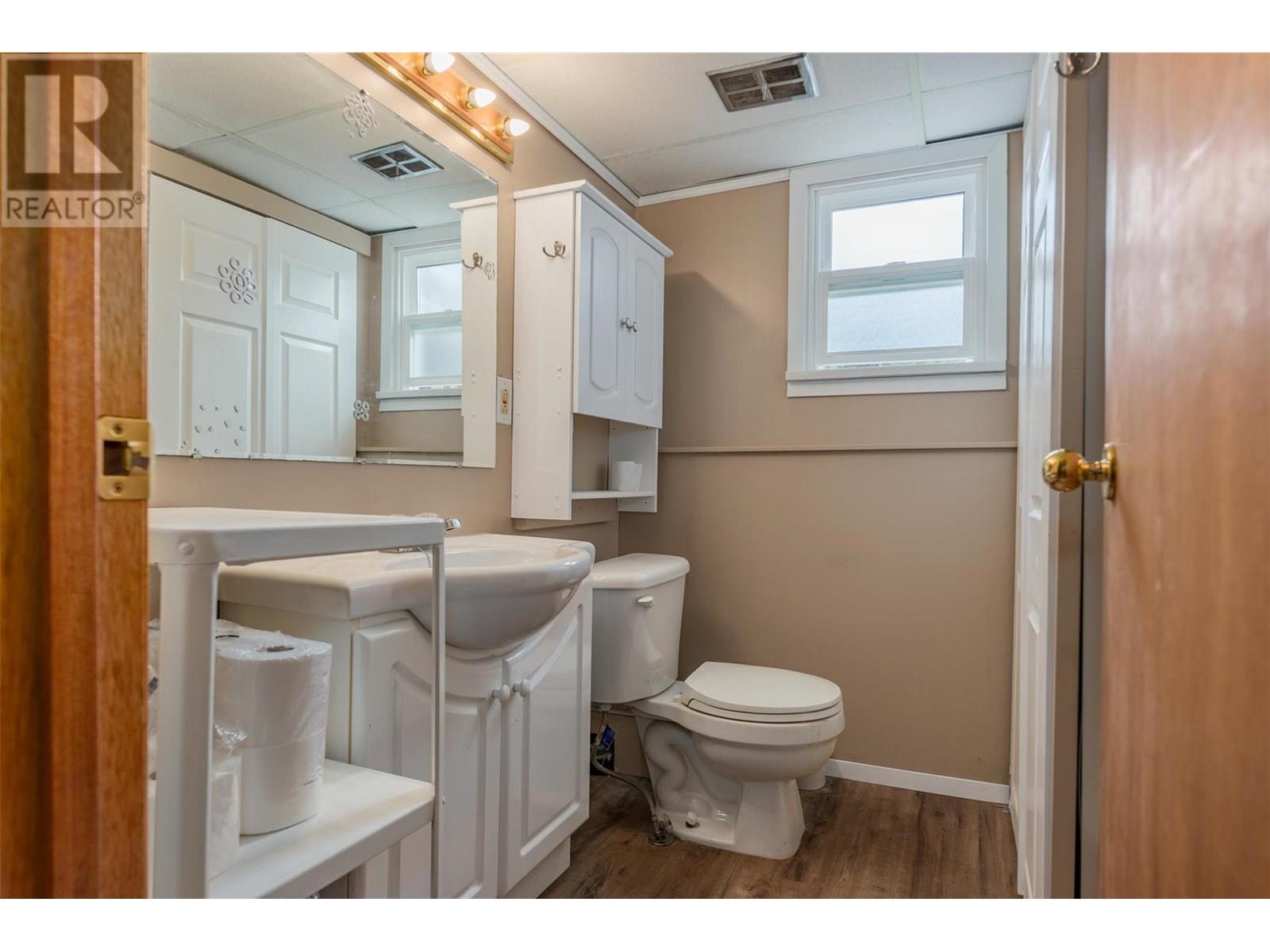2068 Sixth Avenue, Trail