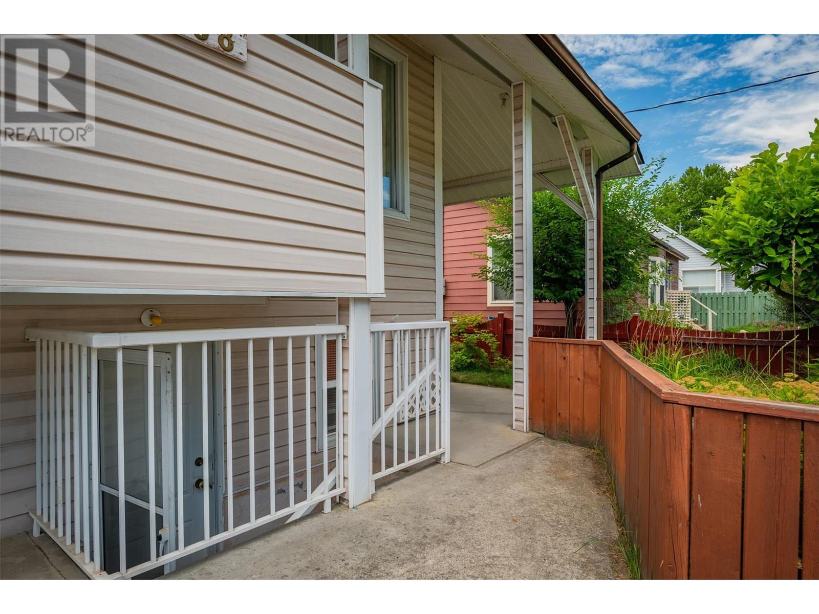 2068 Sixth Avenue, Trail