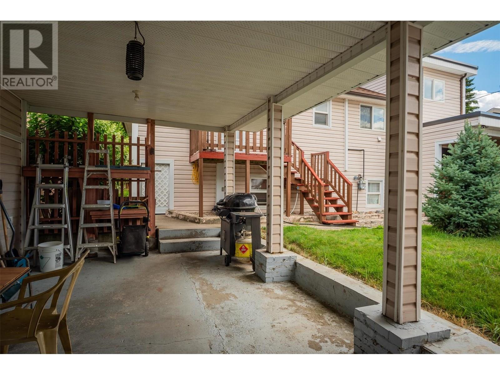 2068 Sixth Avenue, Trail