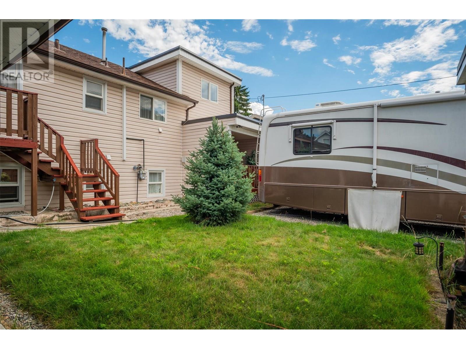 2068 Sixth Avenue, Trail
