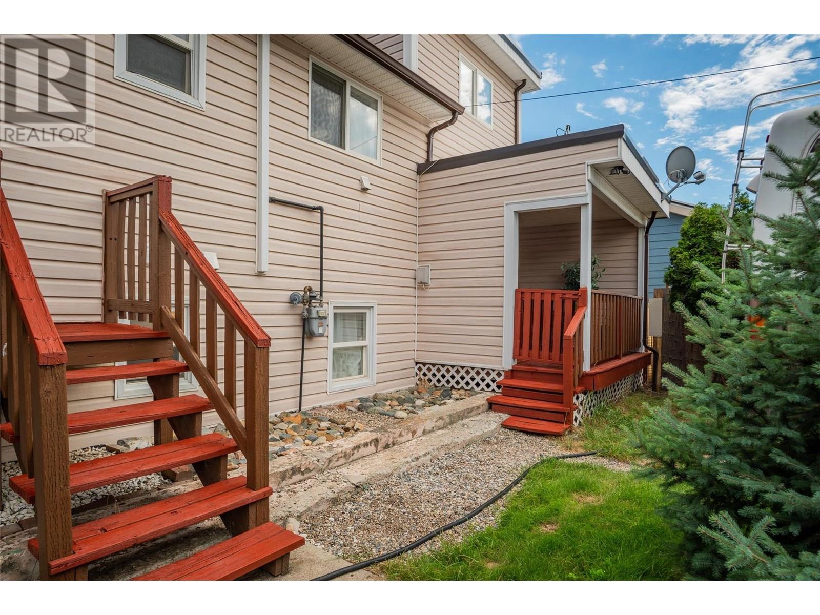 2068 Sixth Avenue, Trail