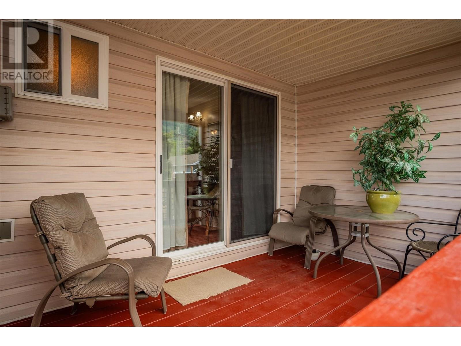 2068 Sixth Avenue, Trail