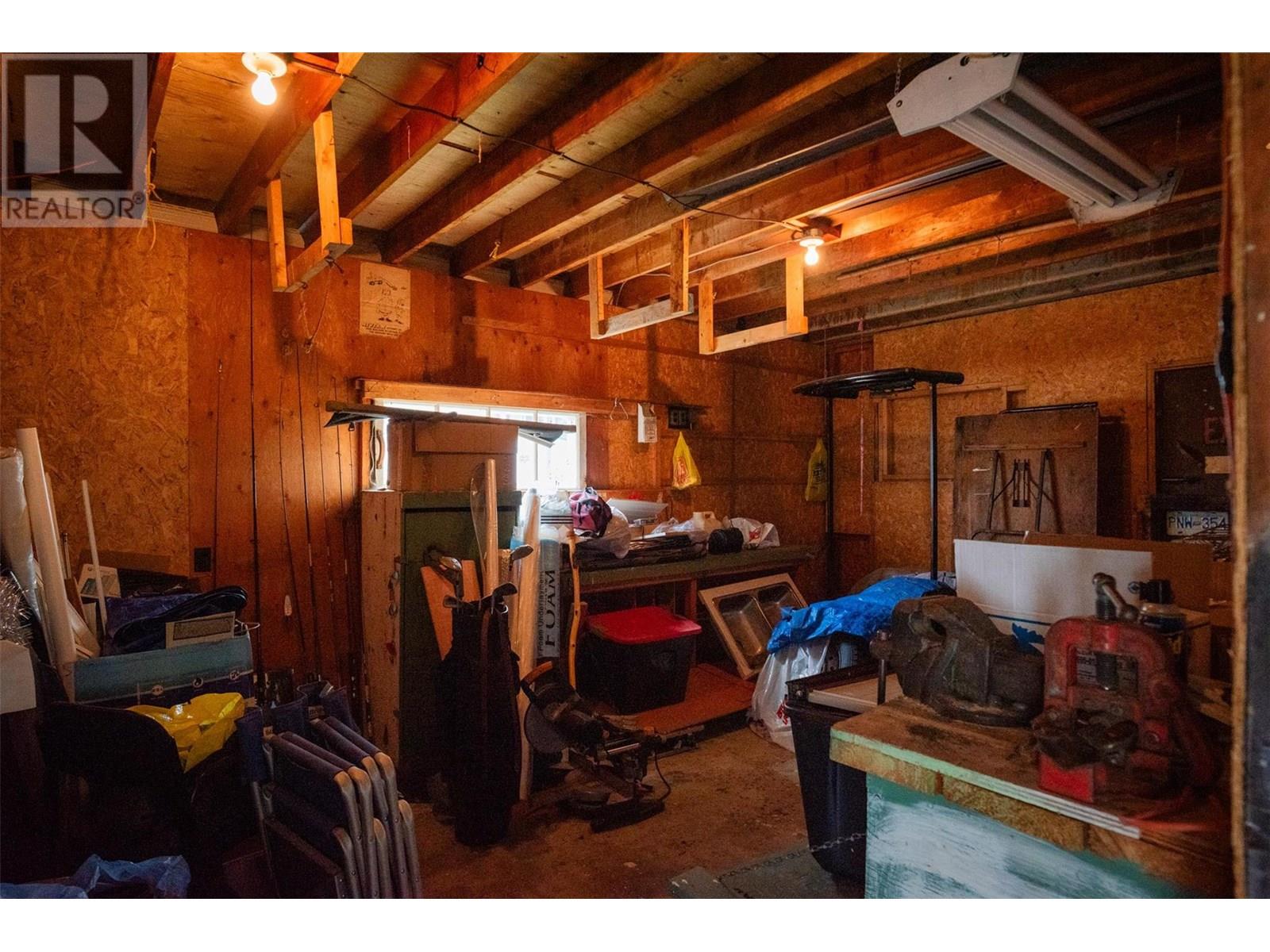 2068 Sixth Avenue, Trail