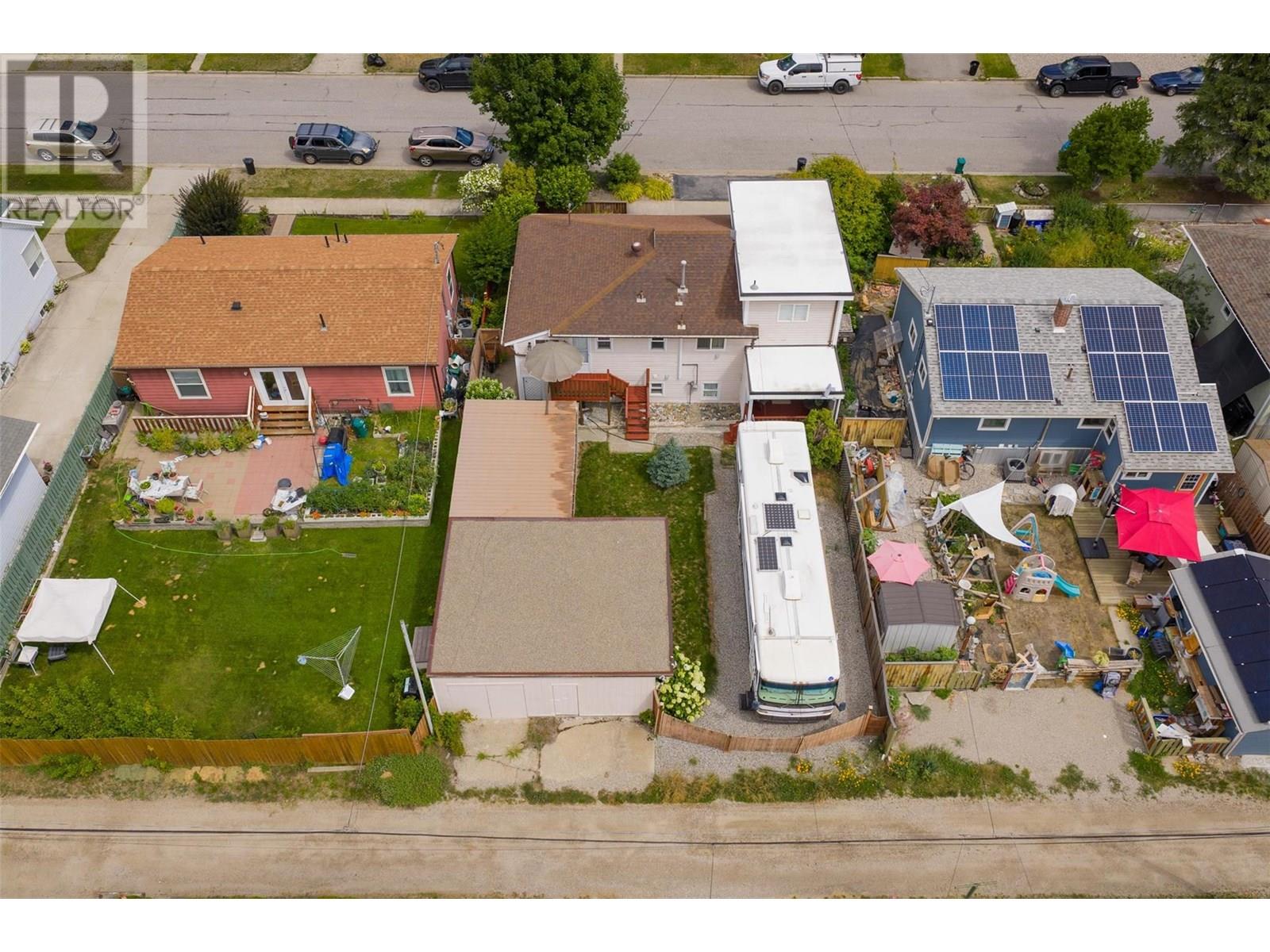 2068 Sixth Avenue, Trail