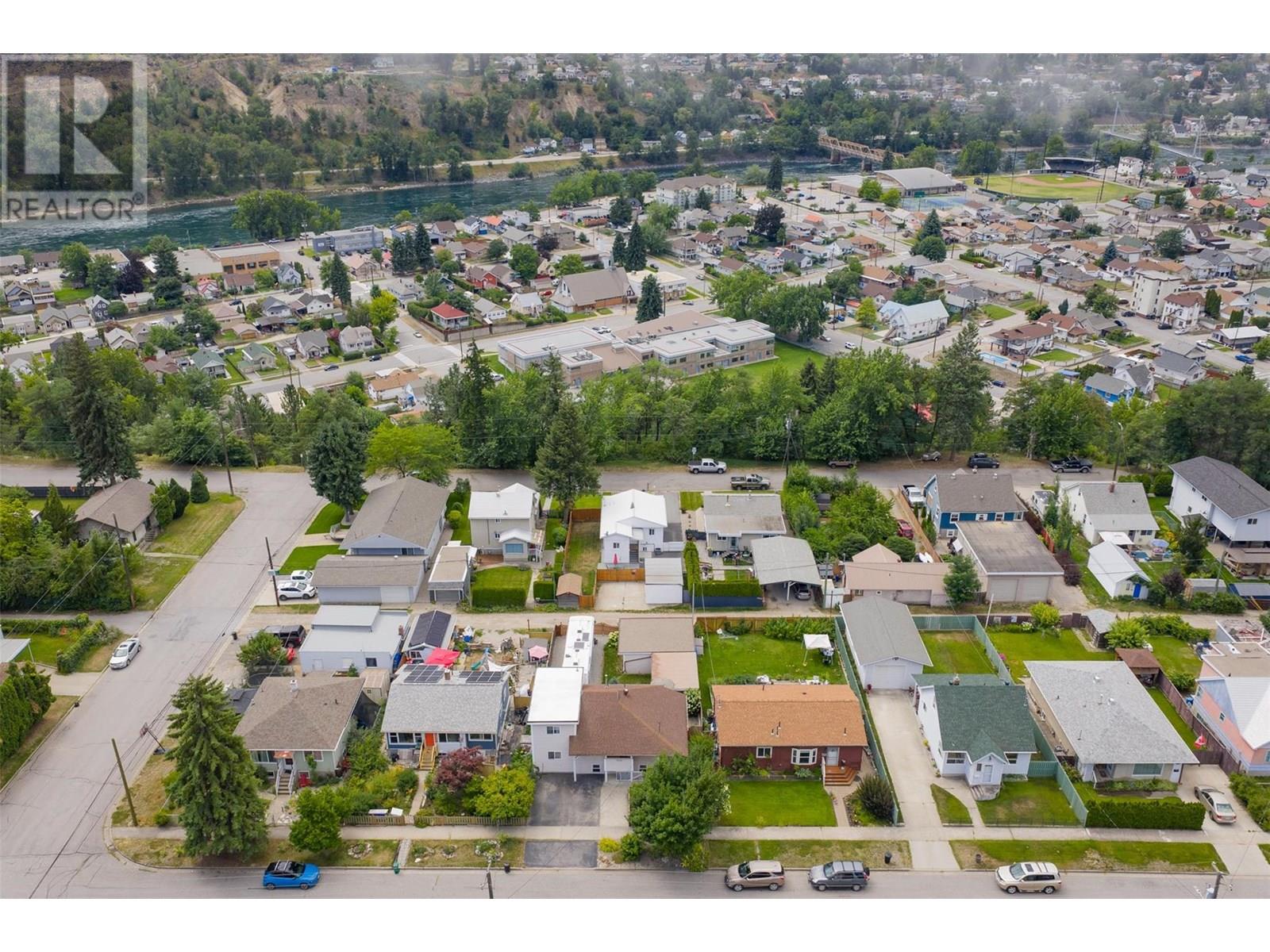 2068 Sixth Avenue, Trail