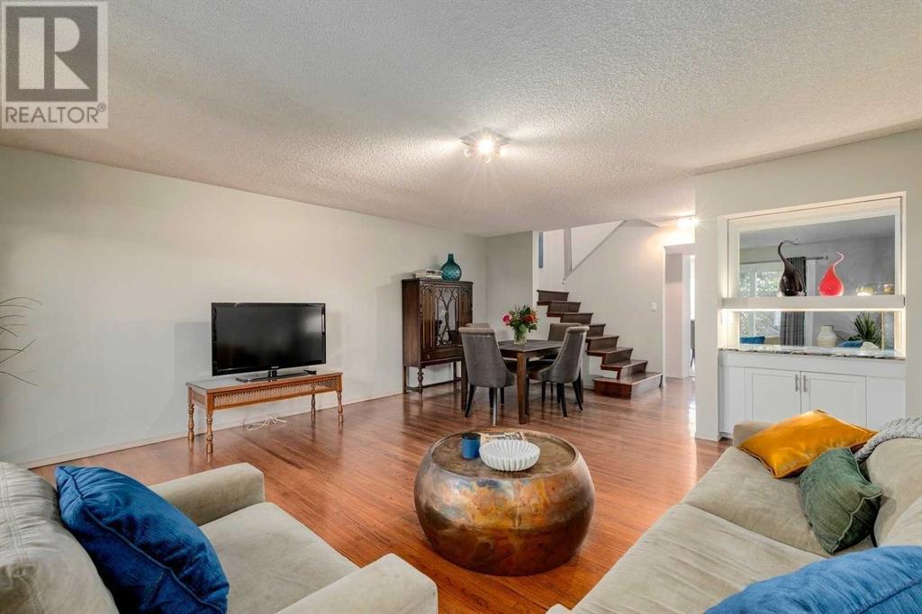 Single Family House for Sale in   Glenmore Trail SW Kelvin Grove Calgary 