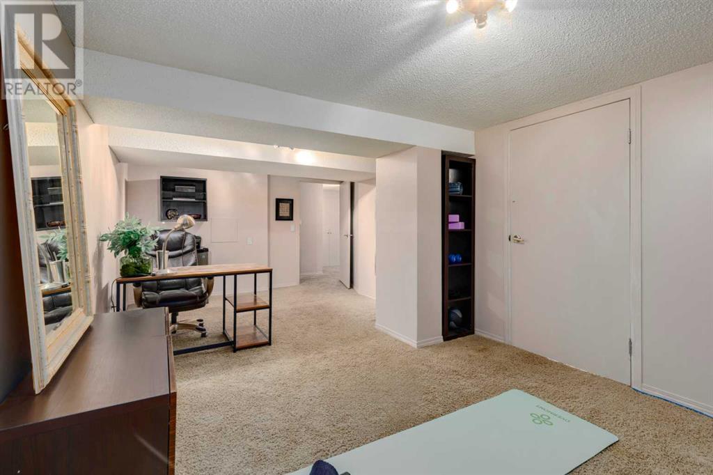 Single Family House for Sale in   Glenmore Trail SW Kelvin Grove Calgary 