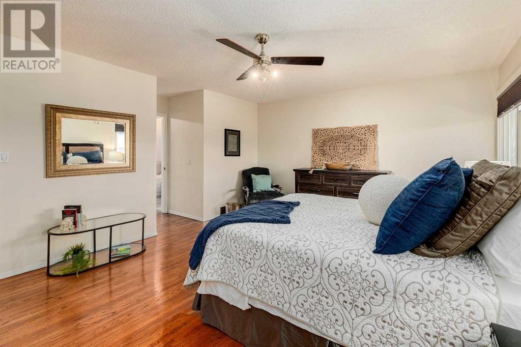 Single Family House for Sale in   Glenmore Trail SW Kelvin Grove Calgary 