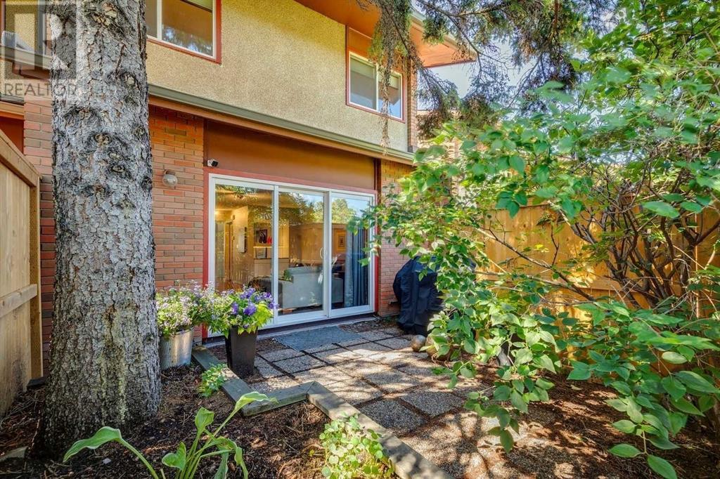 Single Family House for Sale in   Glenmore Trail SW Kelvin Grove Calgary 