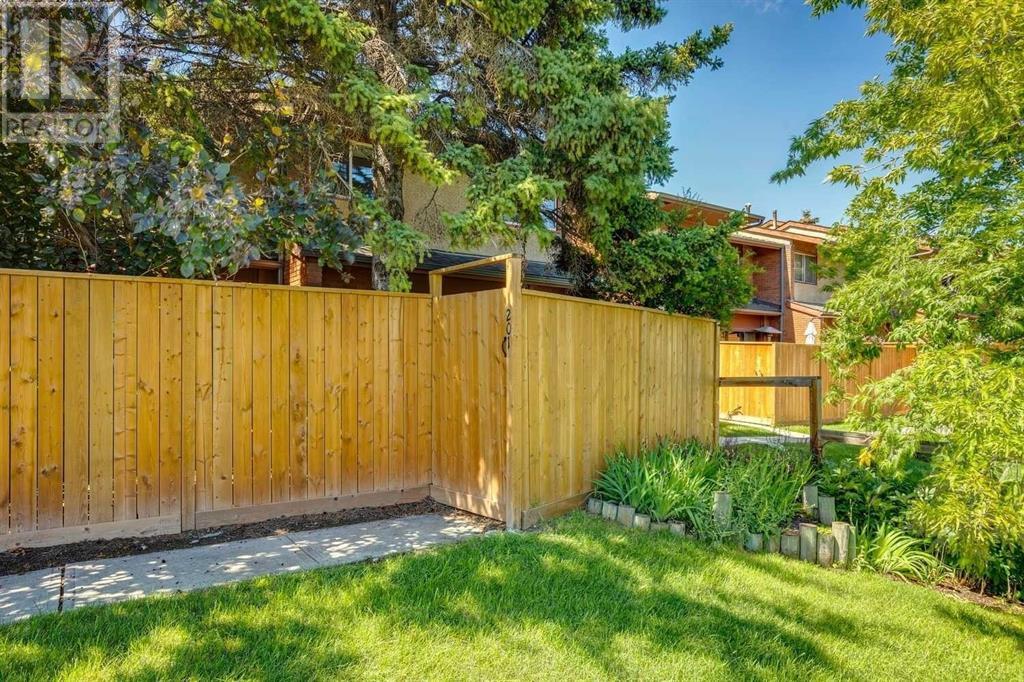 Single Family House for Sale in   Glenmore Trail SW Kelvin Grove Calgary 