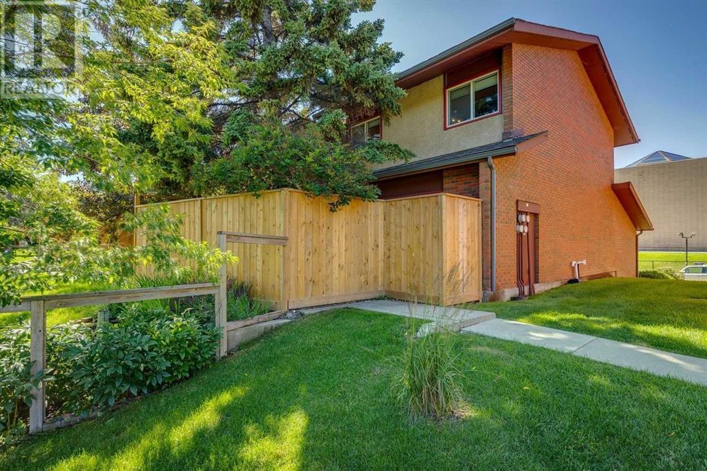 Single Family House for Sale in   Glenmore Trail SW Kelvin Grove Calgary 