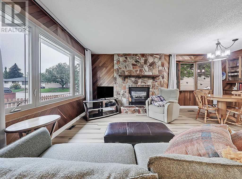 Single Family House Bungalow for Sale in  Lynnover Place SE Ogden Calgary 