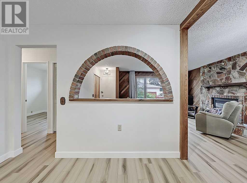 Single Family House Bungalow for Sale in  Lynnover Place SE Ogden Calgary 