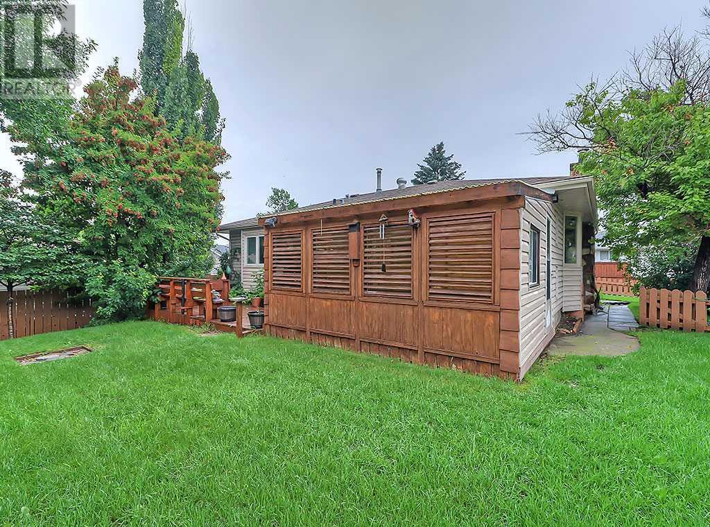 Single Family House Bungalow for Sale in  Lynnover Place SE Ogden Calgary 