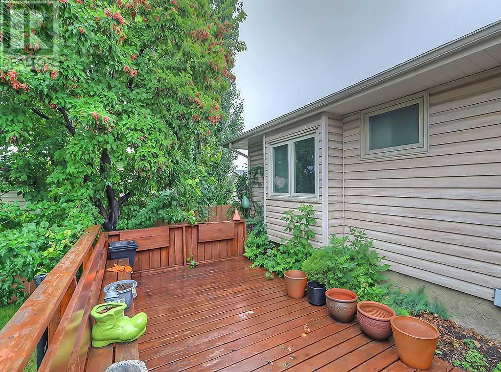 Single Family House Bungalow for Sale in  Lynnover Place SE Ogden Calgary 