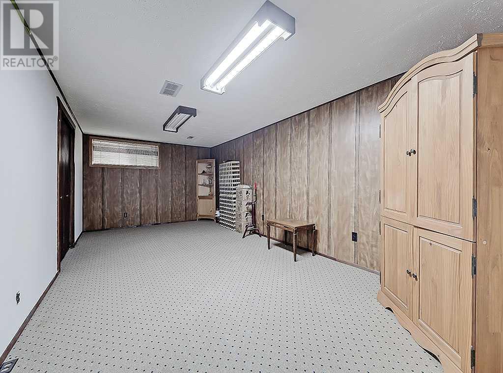 Single Family House Bungalow for Sale in  Lynnover Place SE Ogden Calgary 