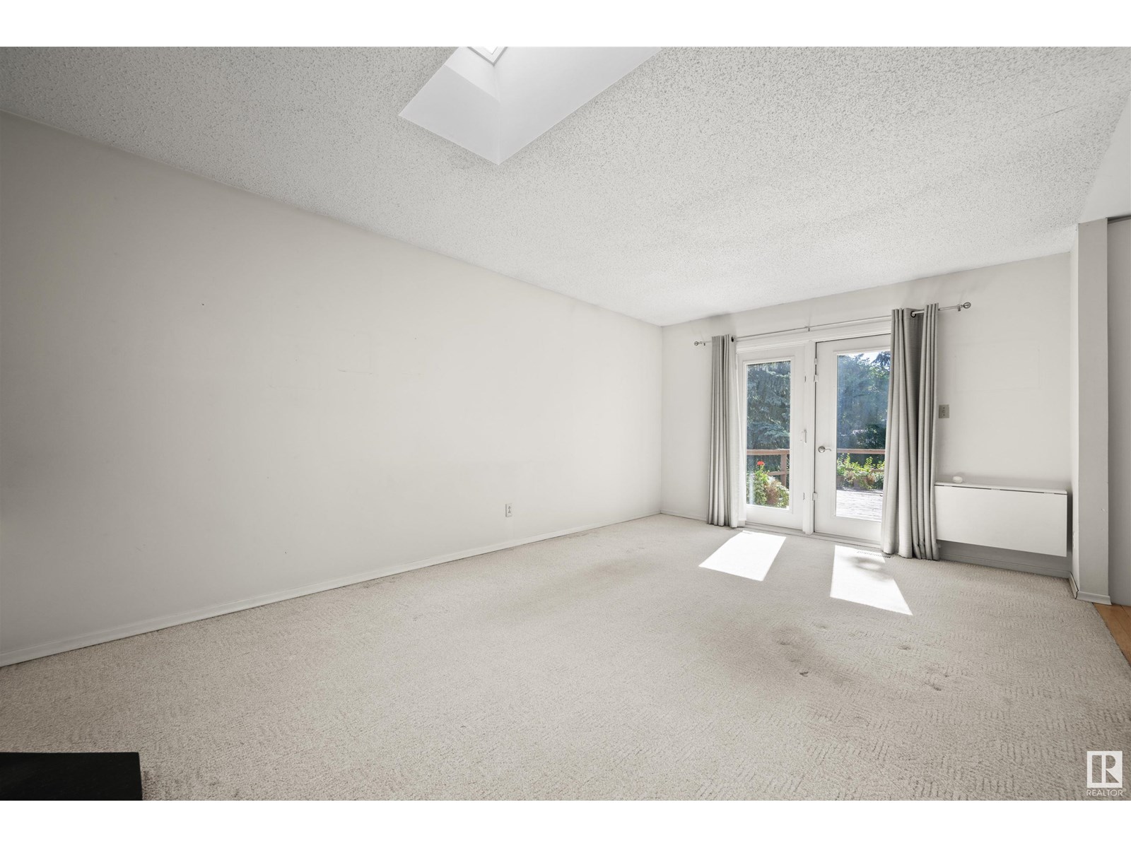 Photo 12 of 12411 47 Av Nw, Edmonton AB