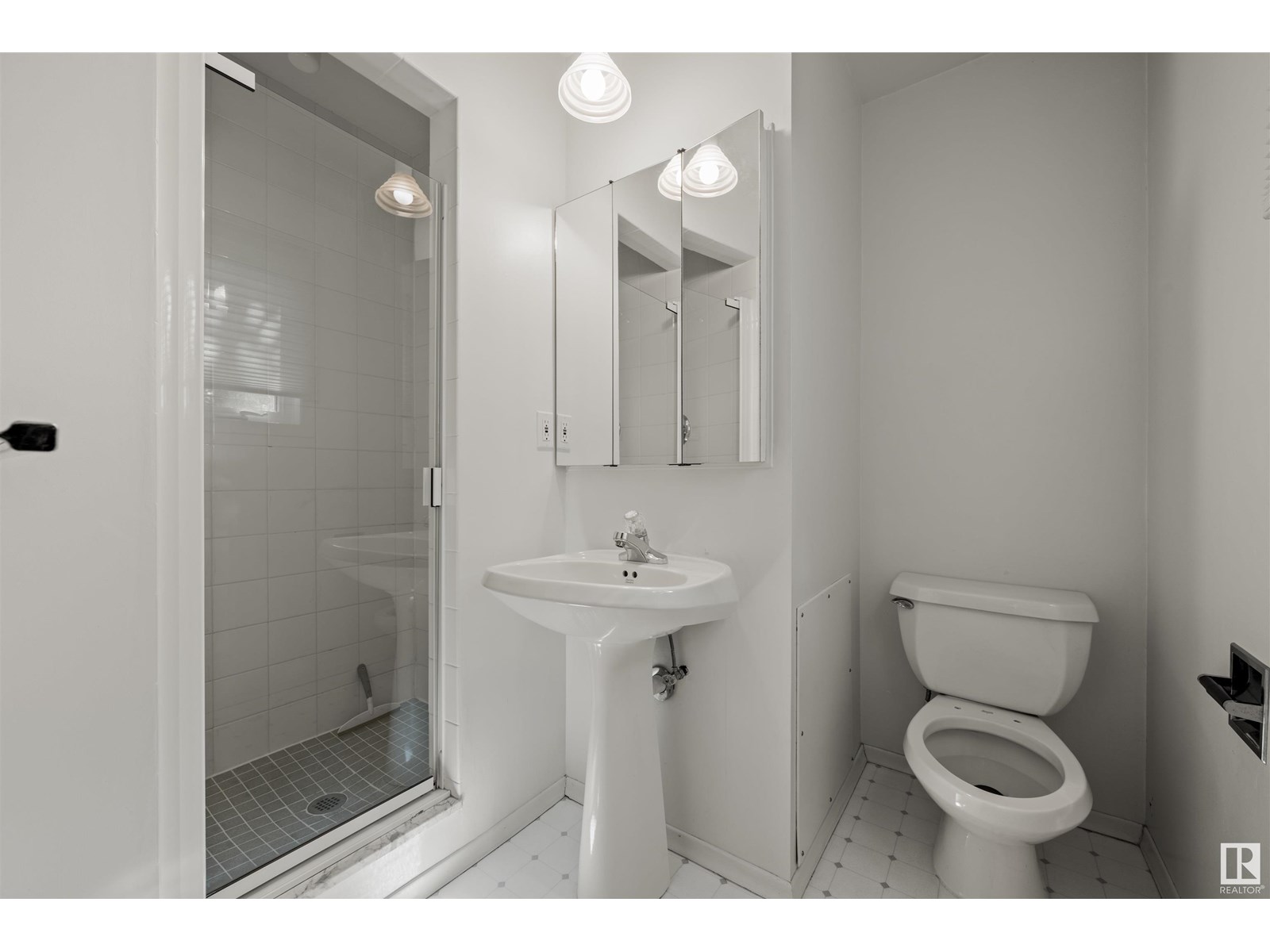 Photo 16 of 12411 47 Av Nw, Edmonton AB